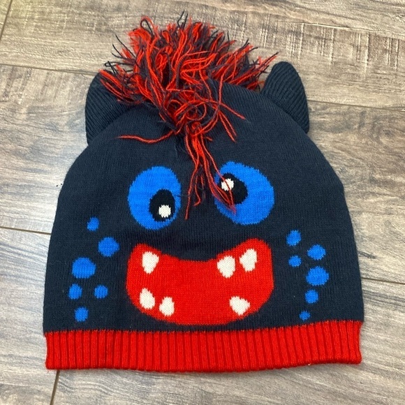 EUC Kids Monster Beanie with Ears and Mohawk Size 4-7 years - Picture 1 of 5